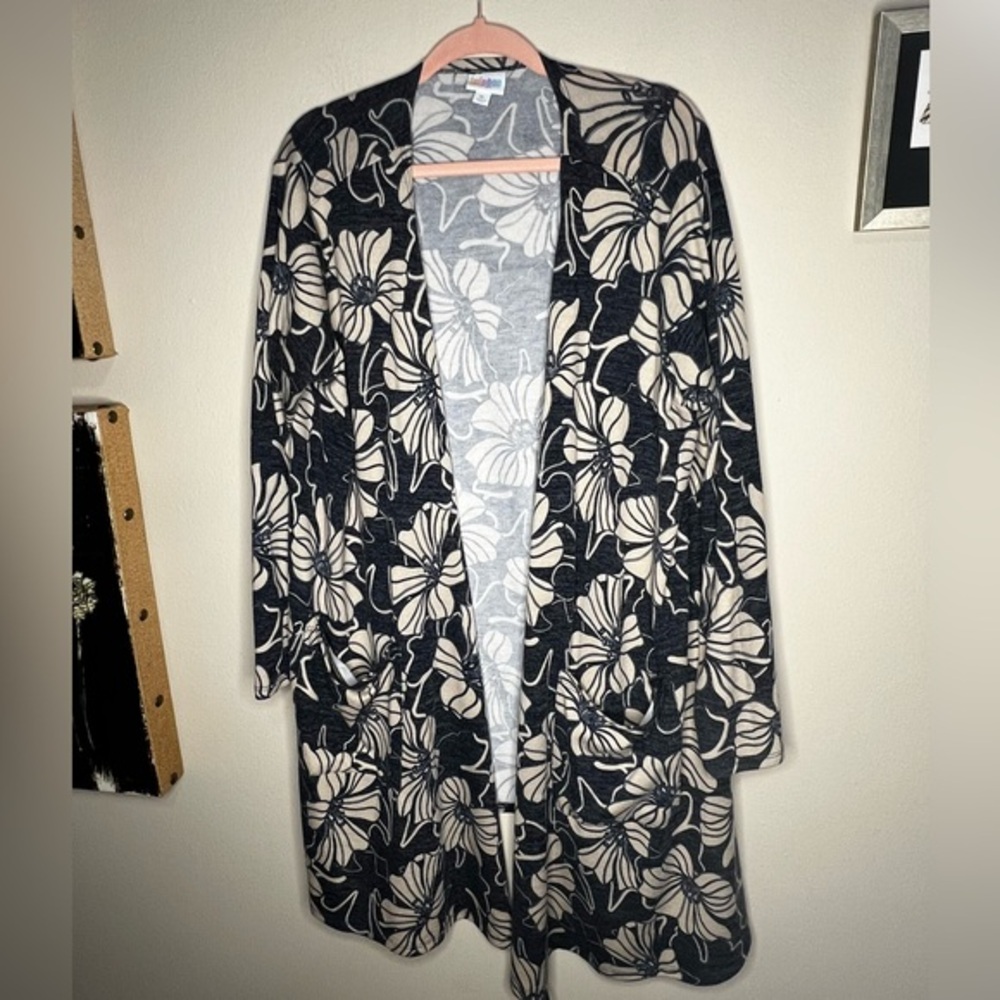 LuLaRoe XL CAROLINE CARDIGAN SWEATER Navy & Cream Floral